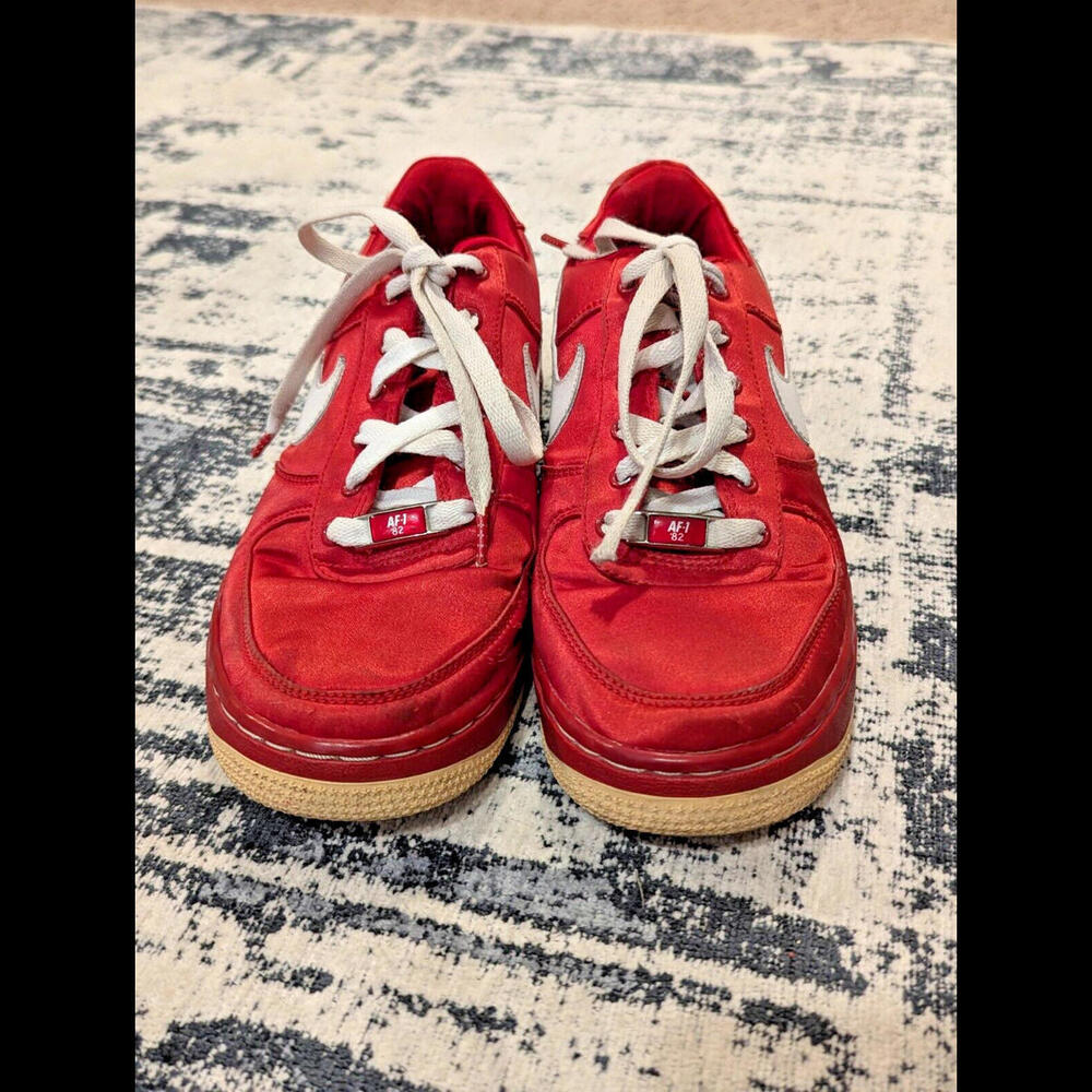 Nike Air force XXV women’s Size 7 Red Satin RARE ‘82- GOOD CONDITION - Picture 3 of 10